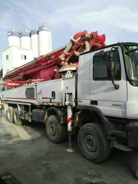 2.6mm Amplitude de vibration Usine de battage de béton 56 mètres Putzmeister Boom Pump Truck