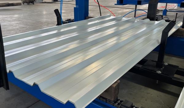 Trapezoidal Galvalume Corrugated Metal Roof Panels 0.45mm TCT