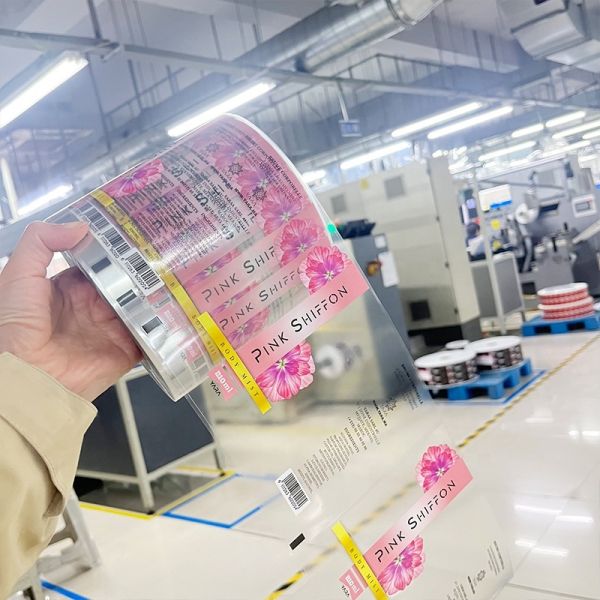 Custom Self-adhesive Waterproof Transparent Vinyl Cosmetic Perfume Shampoo Essential Oil Skincare Bottle Packaging Label