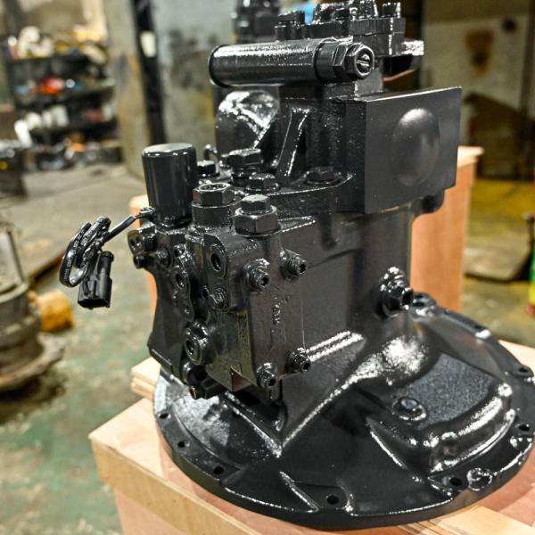 Komatsu 120-6 Small Head Hydraulic Pump 708-1L-00070 708-1L-00032