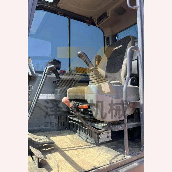 Used Doosan DX60-7 mini Excavator in Good Condition, Low Hours, Shanghai