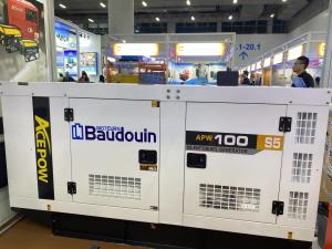 Set de gerador de energia a diesel branco de 100 kW de eficiência energética