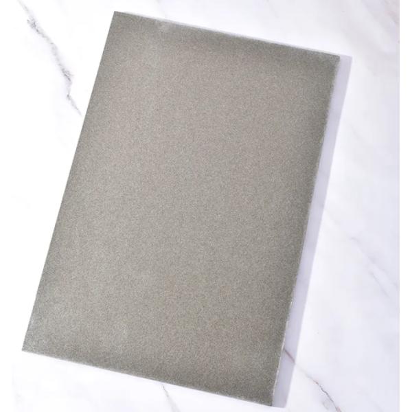 Площадь из флогопитовой мики как изоляционное покрытие для аккумуляторных элементов для хранения энергии