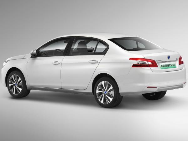 DongFeng FuKang ES600 Taxi de sedán eléctrico puro 430KM La duración de la batería