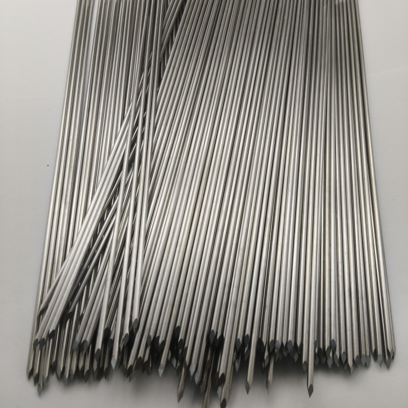Blunt Three Edged Needle Threaded with Sandblasting Scale