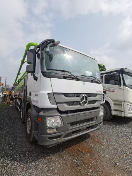 Pompes à béton vert Zoomlion de 56 mètres avec châssis Benz