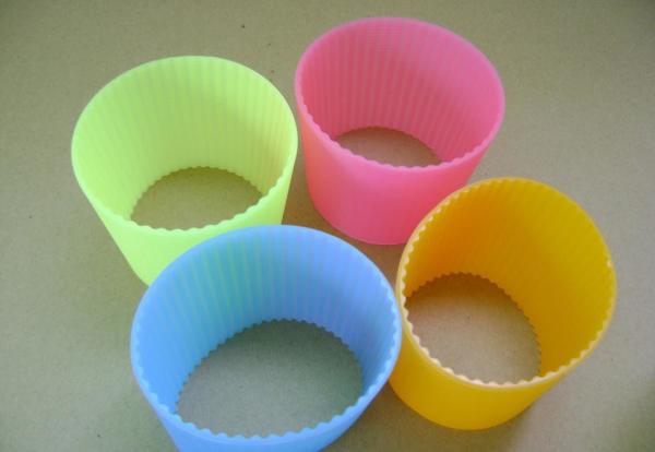 Multicolor Silicone Tableware Set , Silicone Bottle Cover Wear Resistant ODM