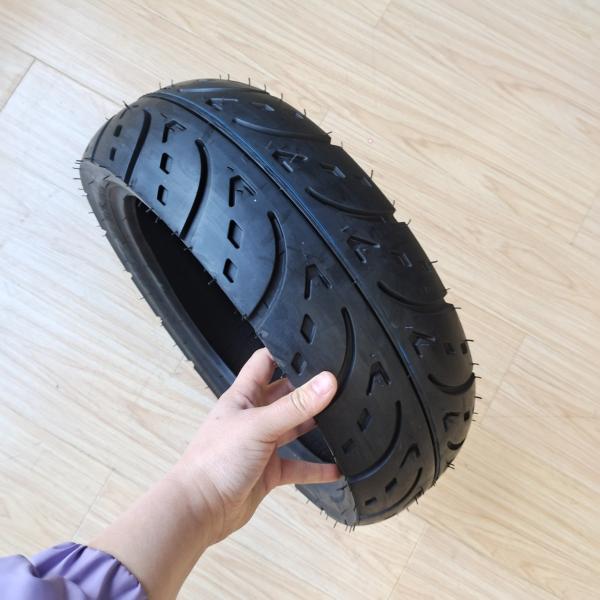 Motorcycle Tire Scooter Tire 130/60-13 Tubeless A Class with 35%-55% Rubber Content