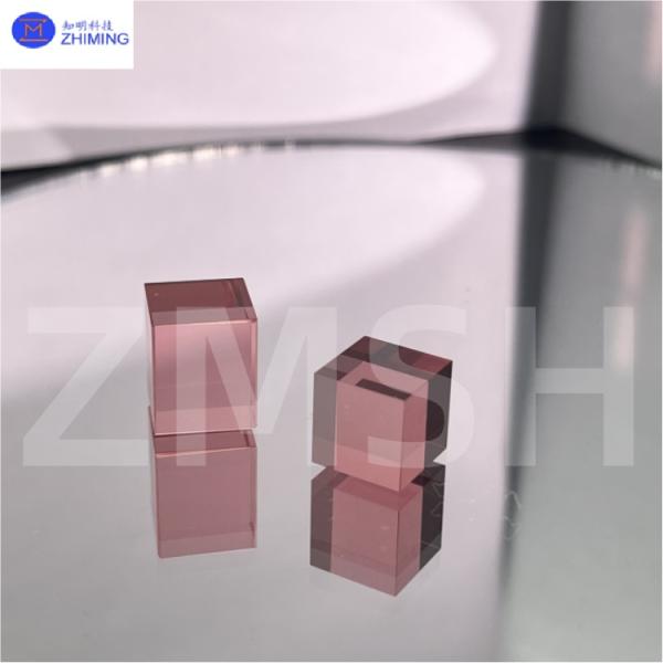 Piedra preciosa de laboratorio de color rosa de Sakura Material de zafiro de color crudo Alta transparencia