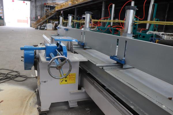 a tabela de madeira do corte da serração circular de 1500mm viu a máquina para o Edger de madeira da placa