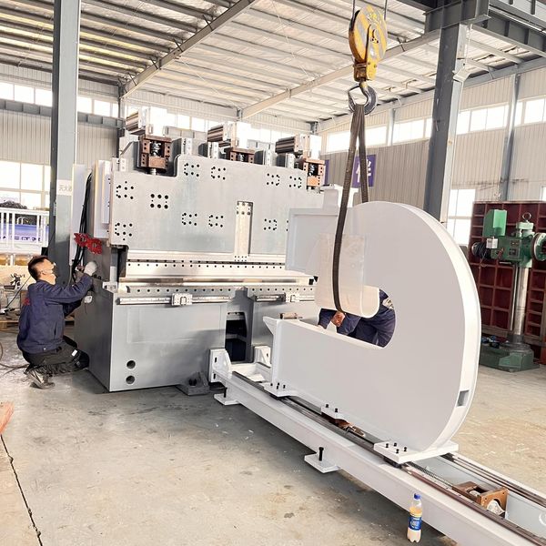 CE-одобрённая электрическая автоматическая прессовая тормозная машина с CNC-панелью