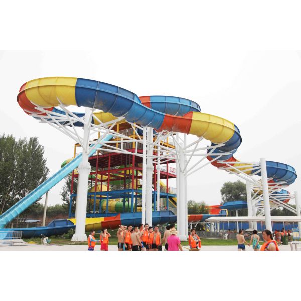 Aquatic Playground Equipment , Large Water Slides Capacity for Family Fun in Big Water Park
