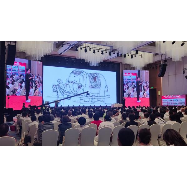 P4.81 Сплавленный алюминий / арендуемый светодиодный дисплей P4 / P5 HD водонепроницаемый Без пятен внутри и снаружи