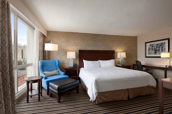 Hotel Room Furniture Cherry Wood King size Bed and Desk set in Modern American design style