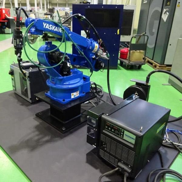 New Industrial Robot Gun Cleaning Station And YASKAWA AR1440 6 Axis Robotic Arm Arc Welding Robot With Linear Units