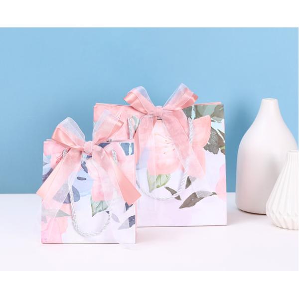 Cosmetic Birthday Cardboard Gift Bags Exquisite Bow Hand Wrapping