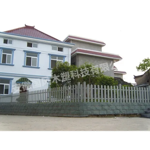 Outdoor Decorative Engineered Plastic Wood Composite Hollow WPC Fence