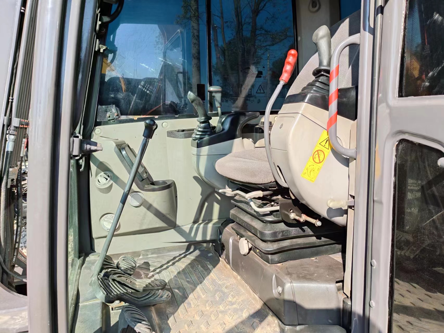 Использованный гидравлический экскаватор Volvo EC60D с емкостью 0.32 м3