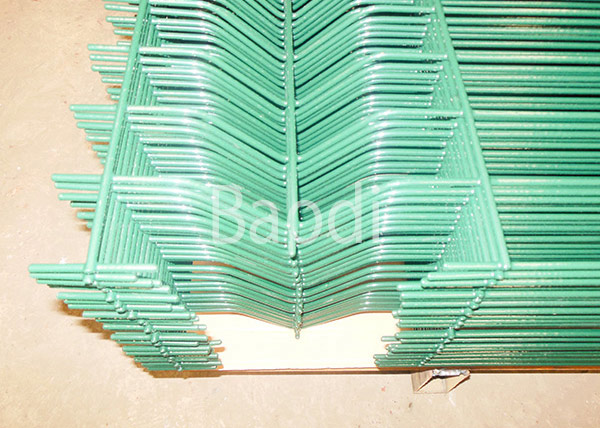 Green Vinyl Coated Wire Mesh Fence Panels With Metal Post High Strength