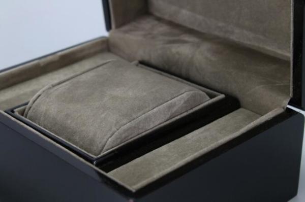 Piano Paint Matte MDF Wooden Jewelry Box Grey Interior With Removable Cushions