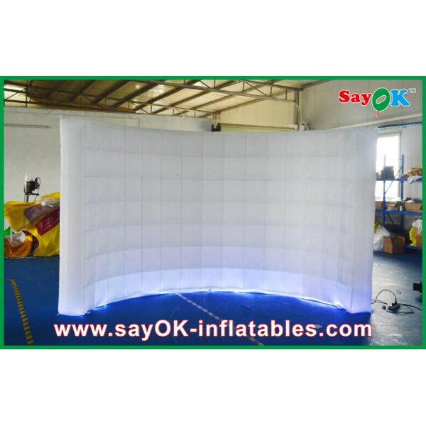 Небольшая ткань стены 210D Оксфорда СИД будочки 3m Lx2m h фото белая раздувная со светом и воздуходувкой