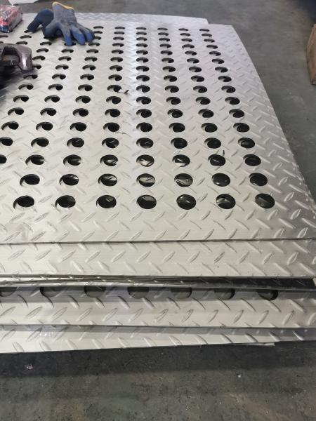 Perforated Embossed 316L Stainless Plate 2000mm Checkered Steel Sheet