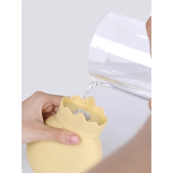 BPA Free Durable silicone hot water bag Random Colors For Hot Compress And Heat Therapy