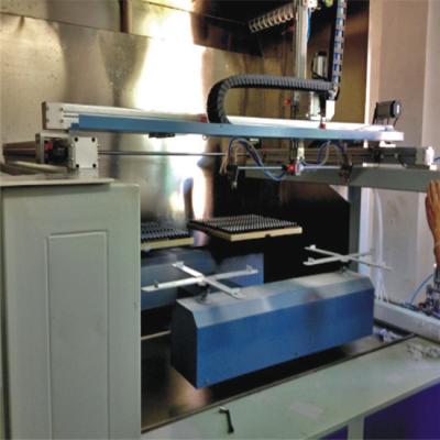 Equipamento automático 600mm da pintura com pistola da movimentação do servo motor para o plástico do metal