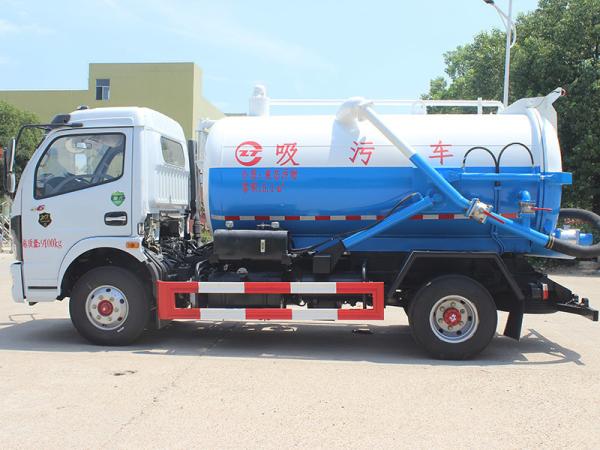 Factory DFAC DongFeng Sweage Suction Tank Trucks 5 M3  5000 Litres Sewage Suction Truck  With Vacuum Pump