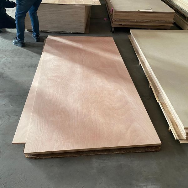 Decorative Birch Core Plywood High Flatness Zero Formaldehyde Board For High End Interior