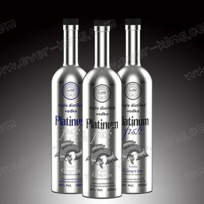 A vodca parafusou a tira galvanizada 500ml da garrafa de vidro da forma redonda