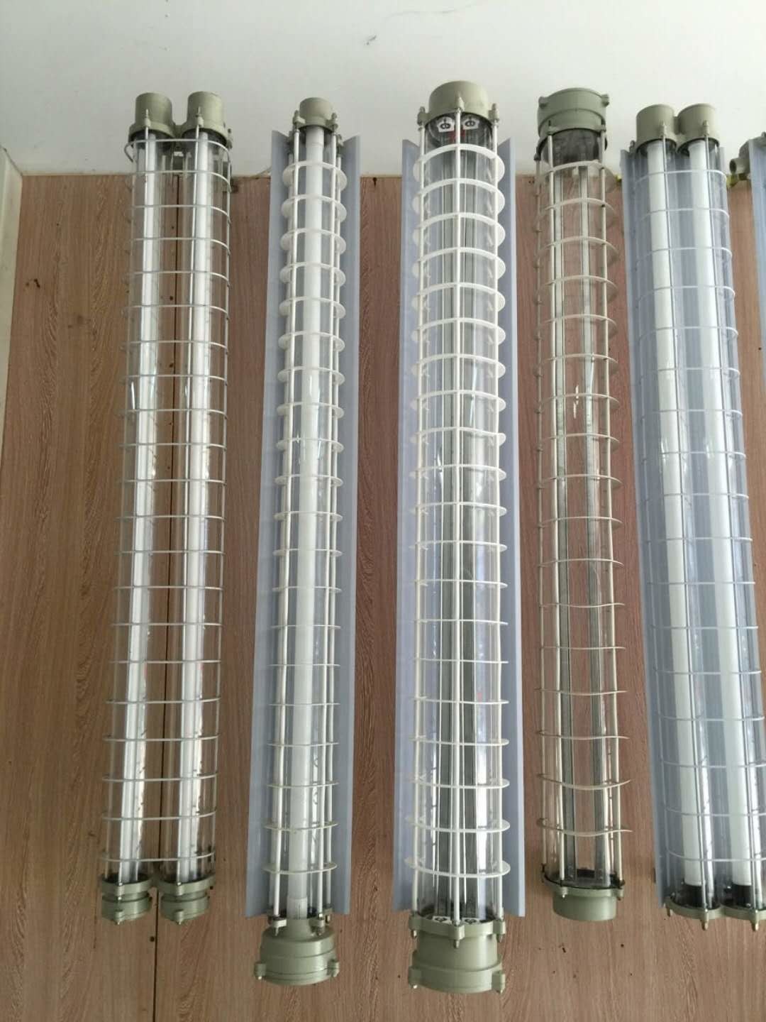 Высокая антикоррозионная производительность 100lm/w взрывостойкое светодиодное 8KG линейное световое трубовое освещение для зоны 1 2 зоны 21 22