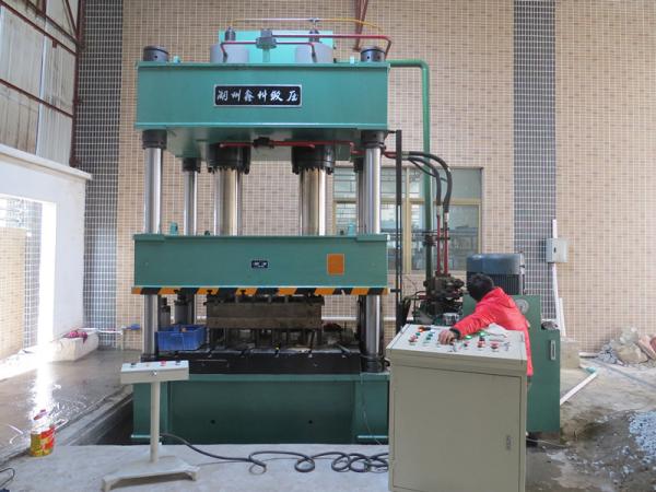 Cylinder  Products Hydraulic Deep Drawing Press Machine 500 Ton Automated