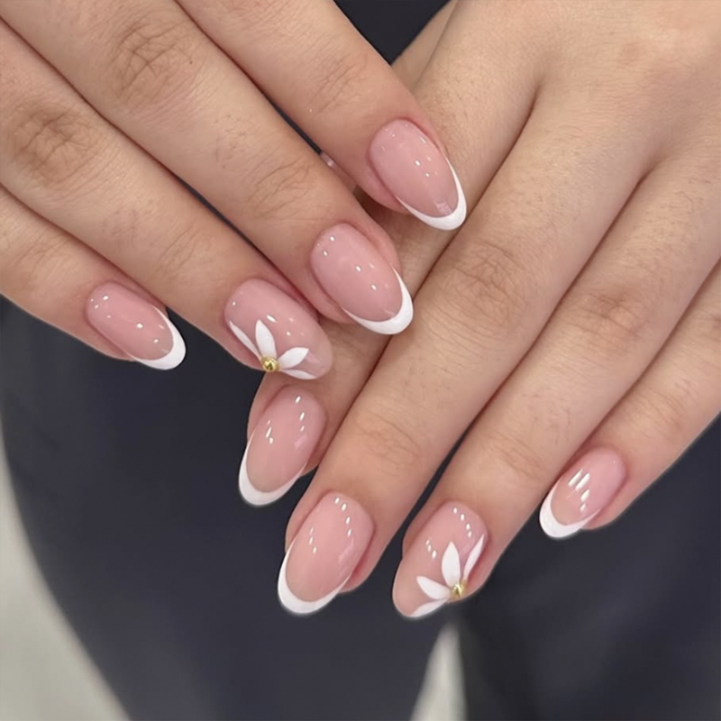 Low MOQ ABS Plastic French Tip Artificial Nails Custom Packaging