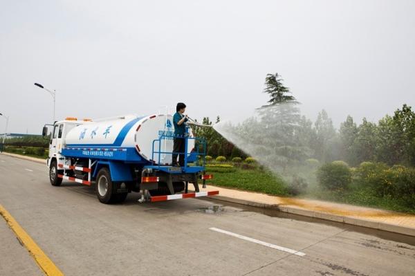 SINOTRUK HOWO Liquid Tanker Truck 6x4 290hp Water Tank Truck 15m3 10 tires