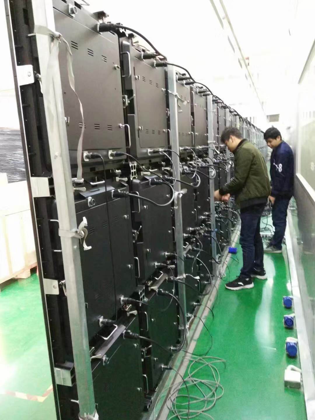 Алюминиевый дисплей приведенный шкафа 1080п ХД 6500КД П3 на открытом воздухе