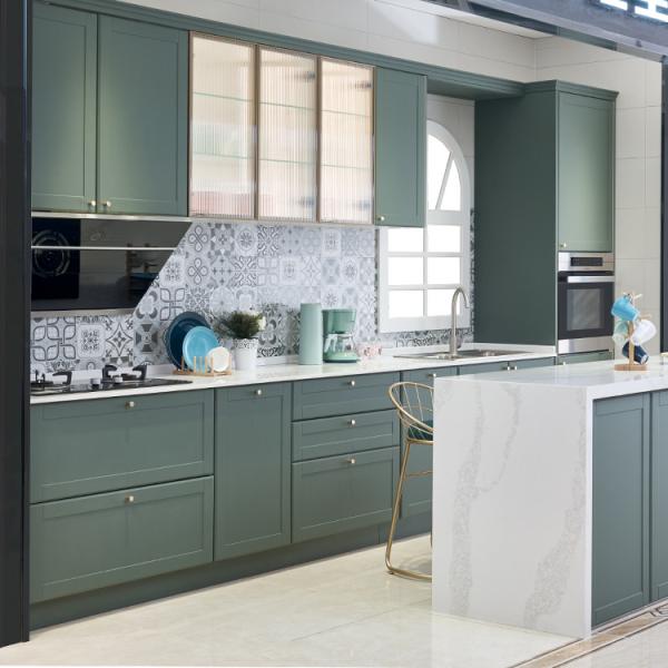 Armários fixados na parede do PVC do ODM Matte Green Kitchen Cabinets do projeto clássico