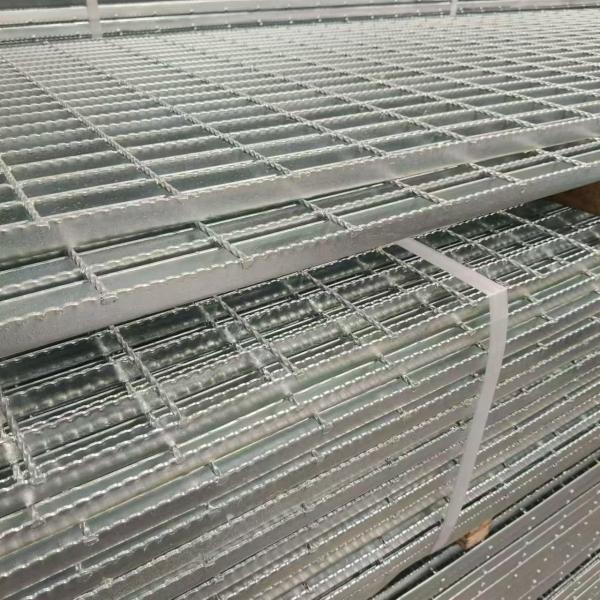 Transverse Bar Material Twisted Square Steel Technical Parameters for Raw Materials in Steel