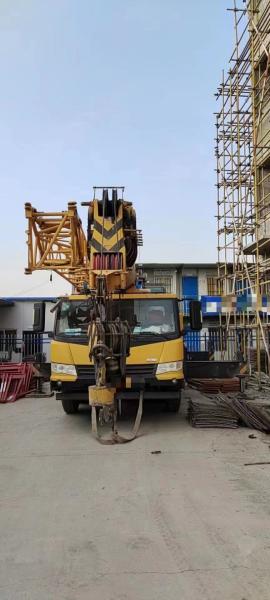 Équipement de levage hydraulique de 50 tonnes pour grue terrestre mobile avec une hauteur de levage maximale de 40 m