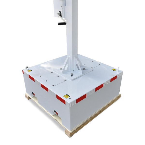 Corrosion Resistant Solar Mobile Light Tower 90° Manual Lifting Flexible Installation Outdoor Light Tower