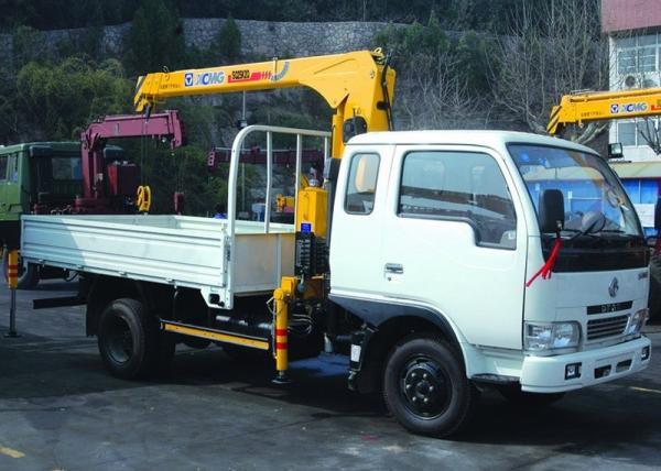 Telescopic Boom Truck Mounted Crane 2.1T For Safety Transport Materials