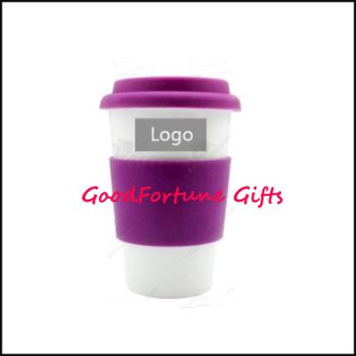 Coupe de café de 450 ml promotionnelle bande anti-échauffement Coupe en céramique avec couvercle en caoutchouc pour cadeaux de bureau