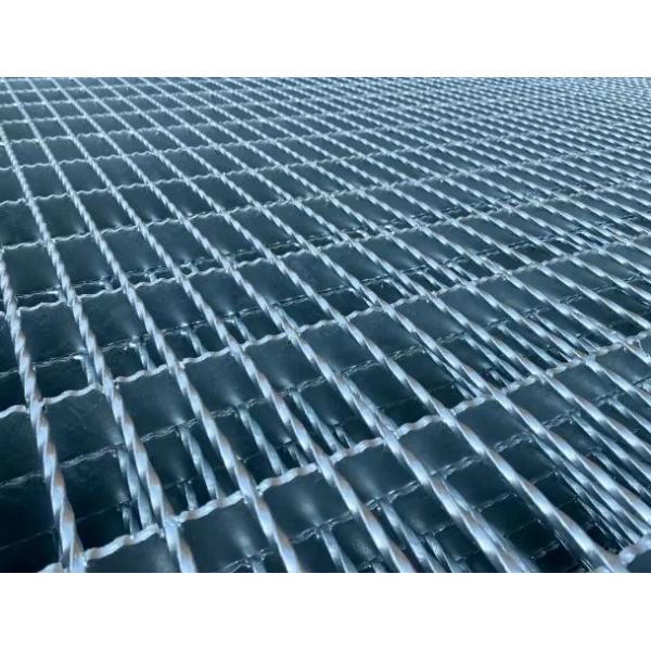 Vente à chaud sans dumping Construction municipale galvanisée à chaud pressée soudée grille d'acier 2 mm Chine Fournisseurs