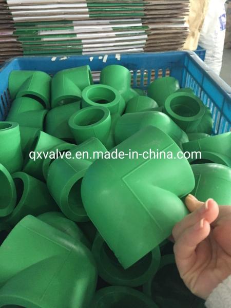 Ângulo de 90 graus Tubo PPR colorido e adaptação para água fria e quente Material durável