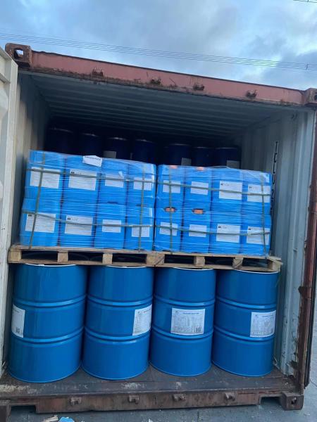 Catalisador de aminas voláteis baixas para melhorar a resiliência da esponja