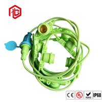 Garnitures en nylon vertes de support de lampe de PVC E26 E27 avec la prise adaptée aux besoins du client de câble