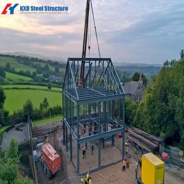 Atelier de structure en acier avec cadre peint pour portail