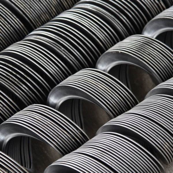 Custom Spiral Blades Carbon Steel/Stainless Steel Construction Wear-Resistant and Corrosion-Resistant Essential for Industrial Conveying Suitable for Food/Chemical Industries Efficient Conveying Safe