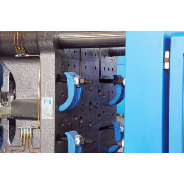 Крышка бутылки отливая пластиковую керамическую машину в форму инжекционного метода литья