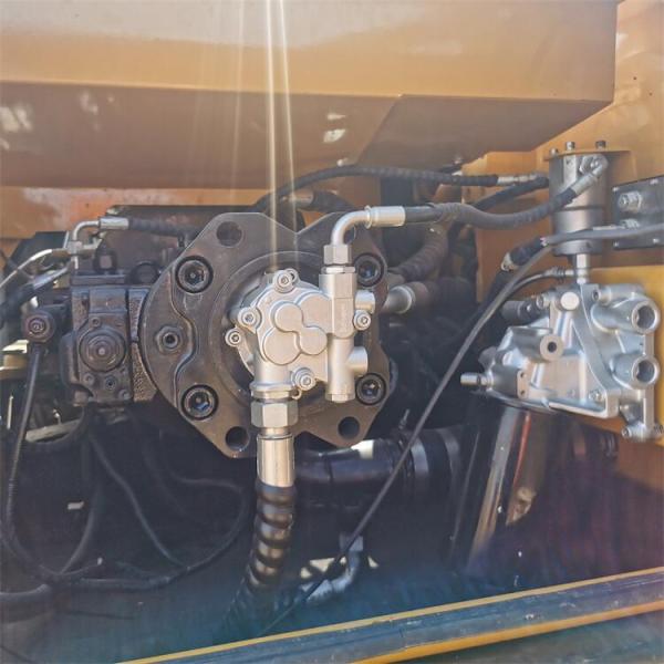 Coût moins cher VALVE hydraulique ORIGINAL SANY215C Excavateur avec pièces fabriquées en 2021 modèle